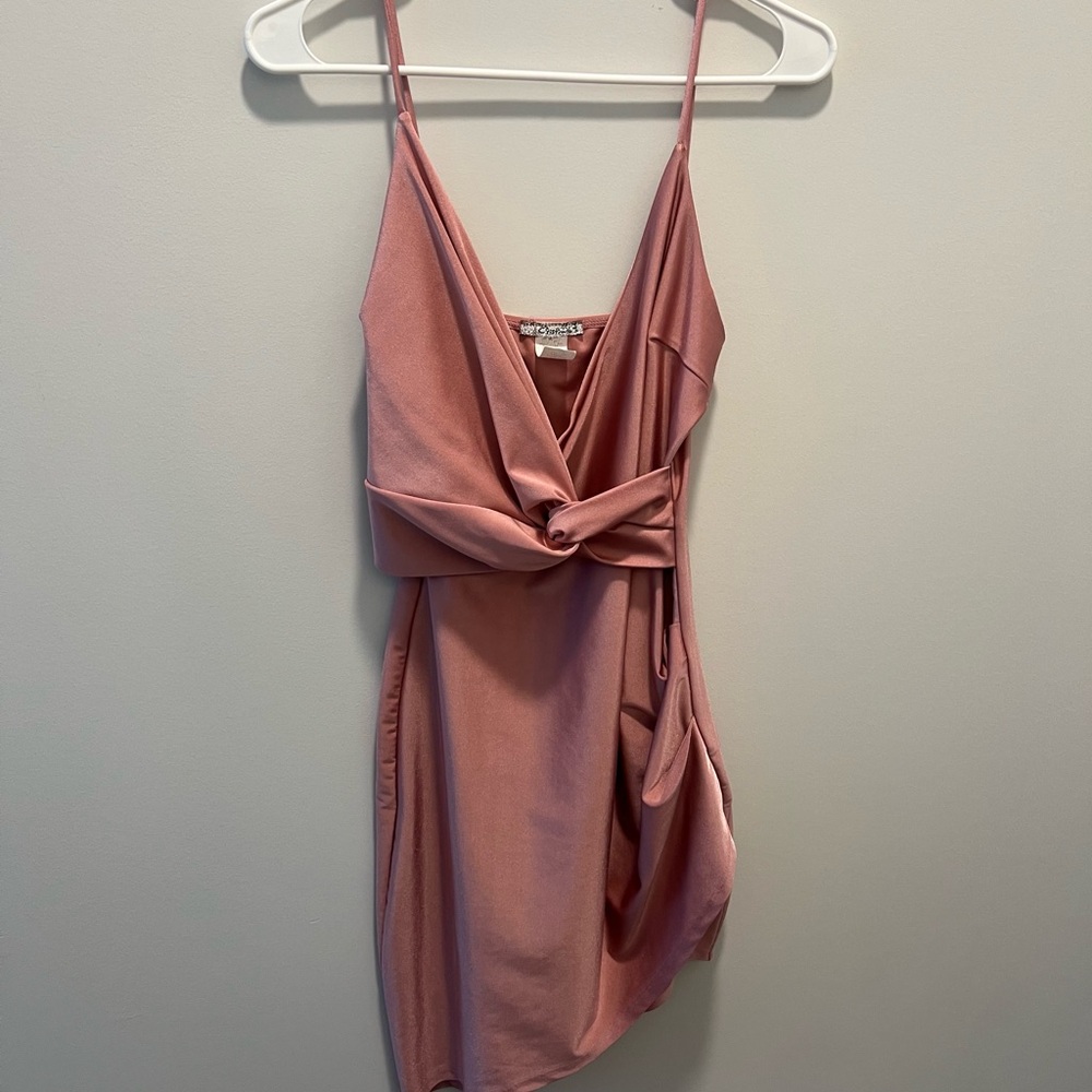 Elegant Pink Dress - Picture 2 of 2